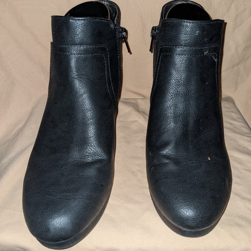 Lifestride Nayelle wedge booties